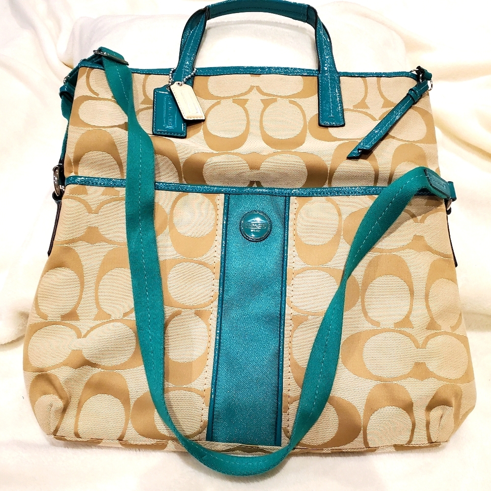 ❤HP❤NWOT COACH SIGNATURE STRIPE FOLDOVER TOTE